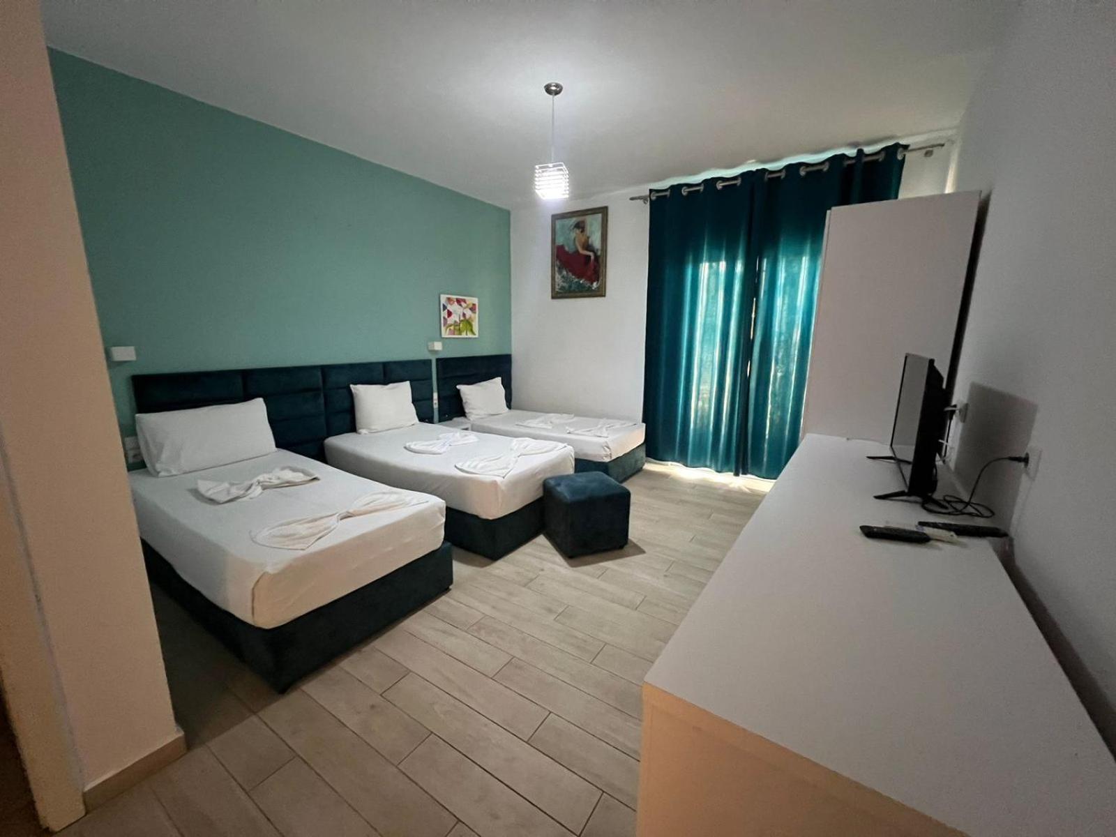 La Luna Hotel Ksamil Esterno foto
