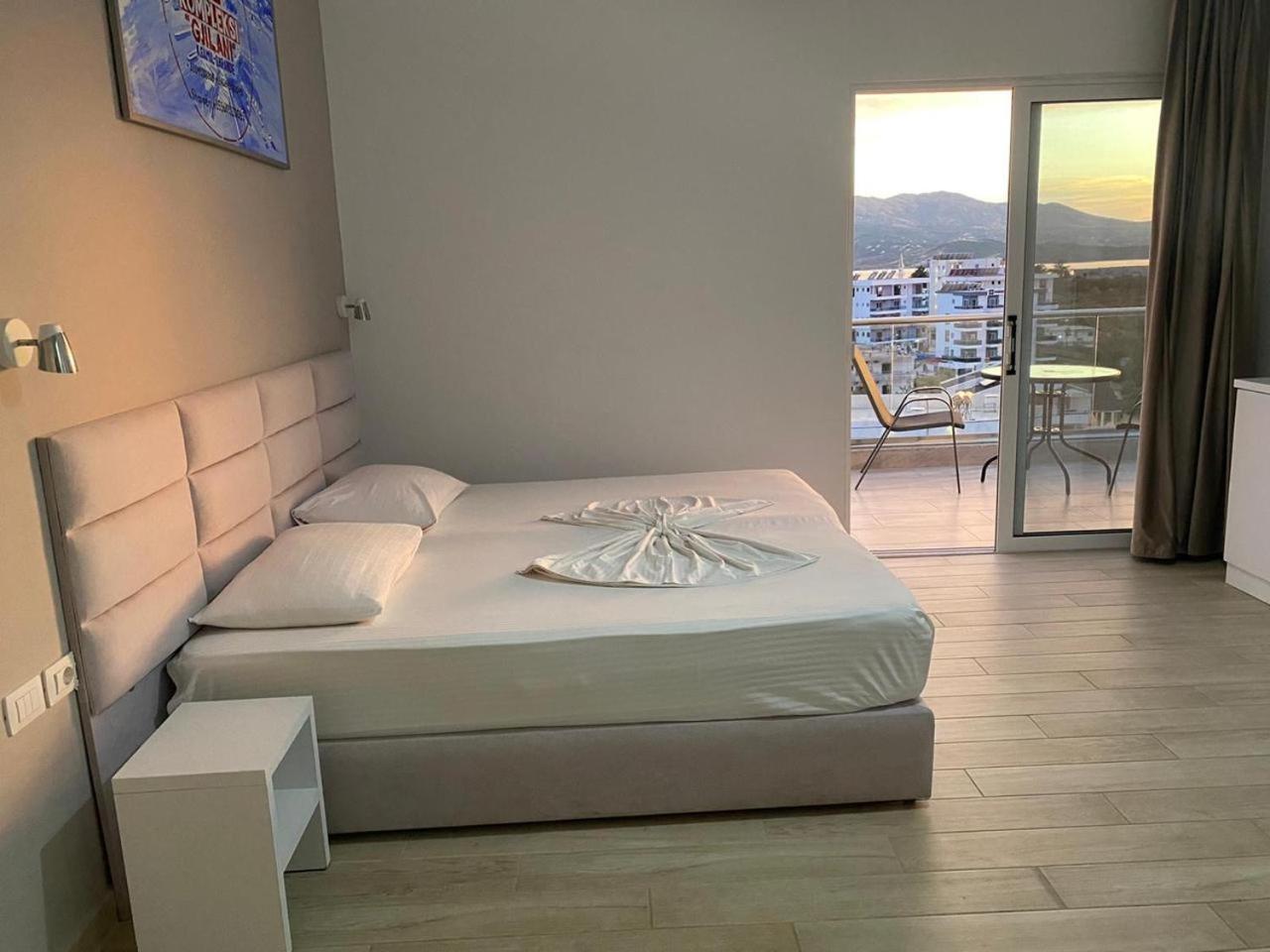 La Luna Hotel Ksamil Esterno foto