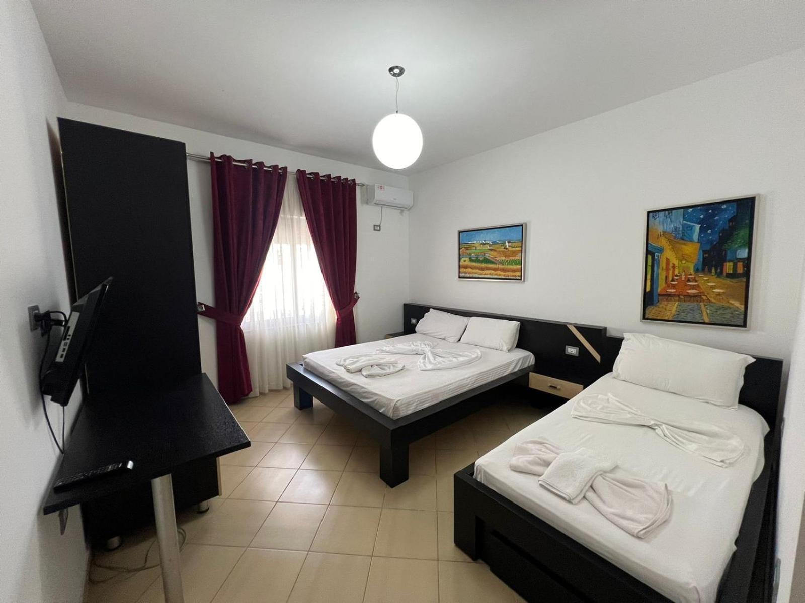 La Luna Hotel Ksamil Esterno foto