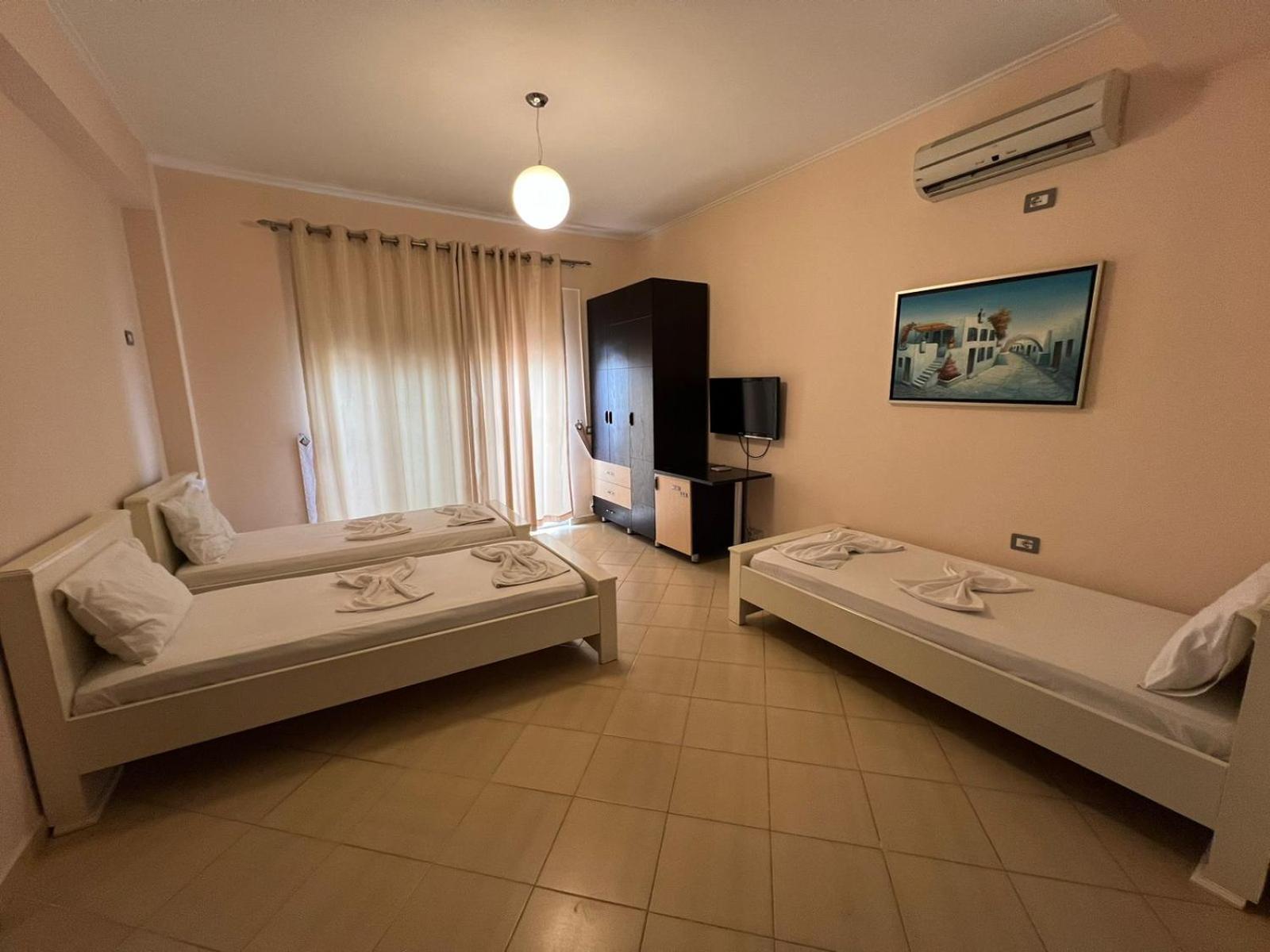 La Luna Hotel Ksamil Esterno foto